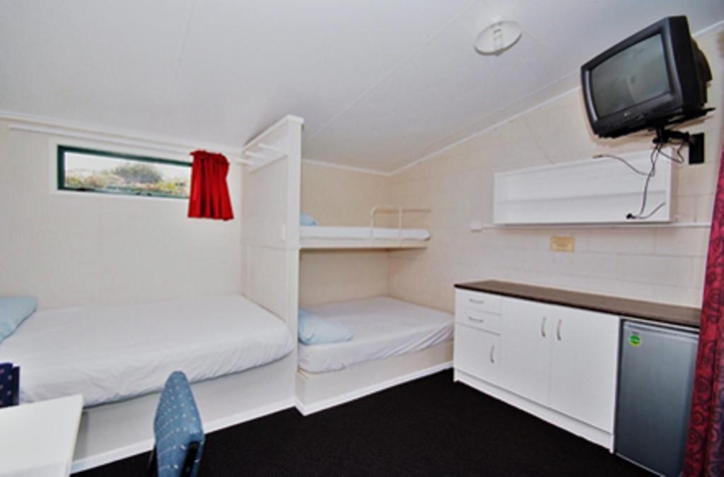 Omokoroa Kiwi Holiday Park Tauranga Rom bilde